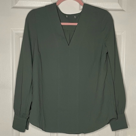 ⭐️(Small) Sage green long sleeve blouse - Picture 1 of 5